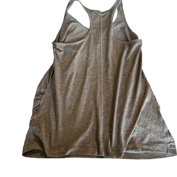 Gap Fit Maturity side medium sleeveless grey active top - Picture 2 of 3